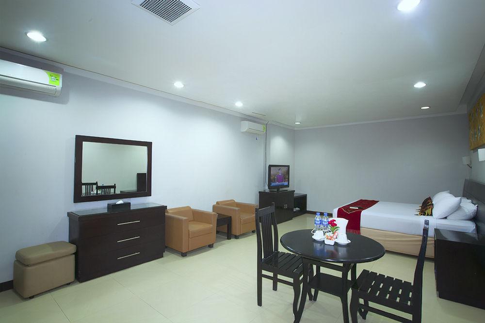 Hotel Celebes Makassar Exterior photo