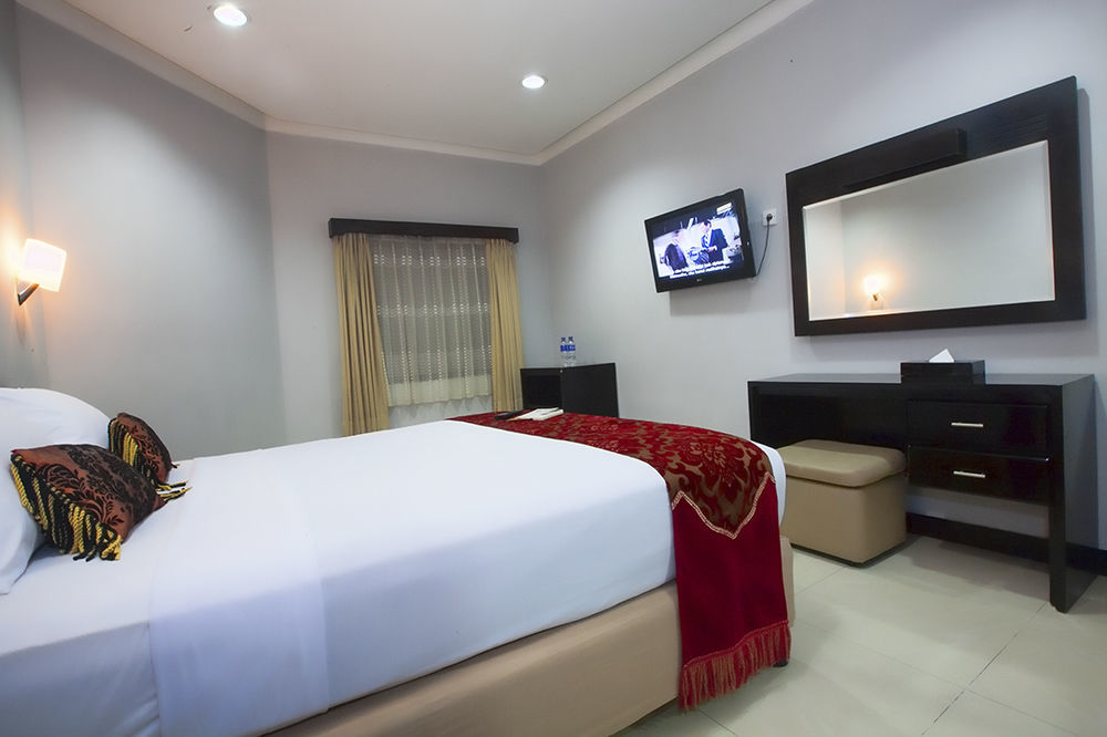 Hotel Celebes Makassar Exterior photo