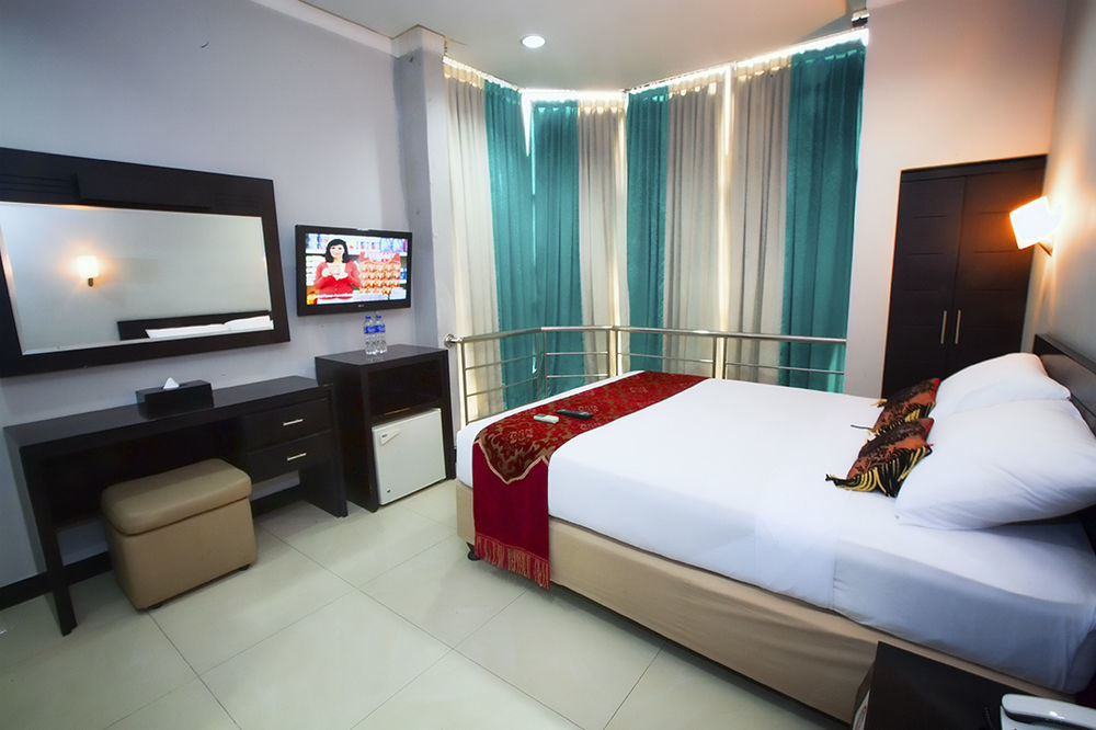 Hotel Celebes Makassar Exterior photo